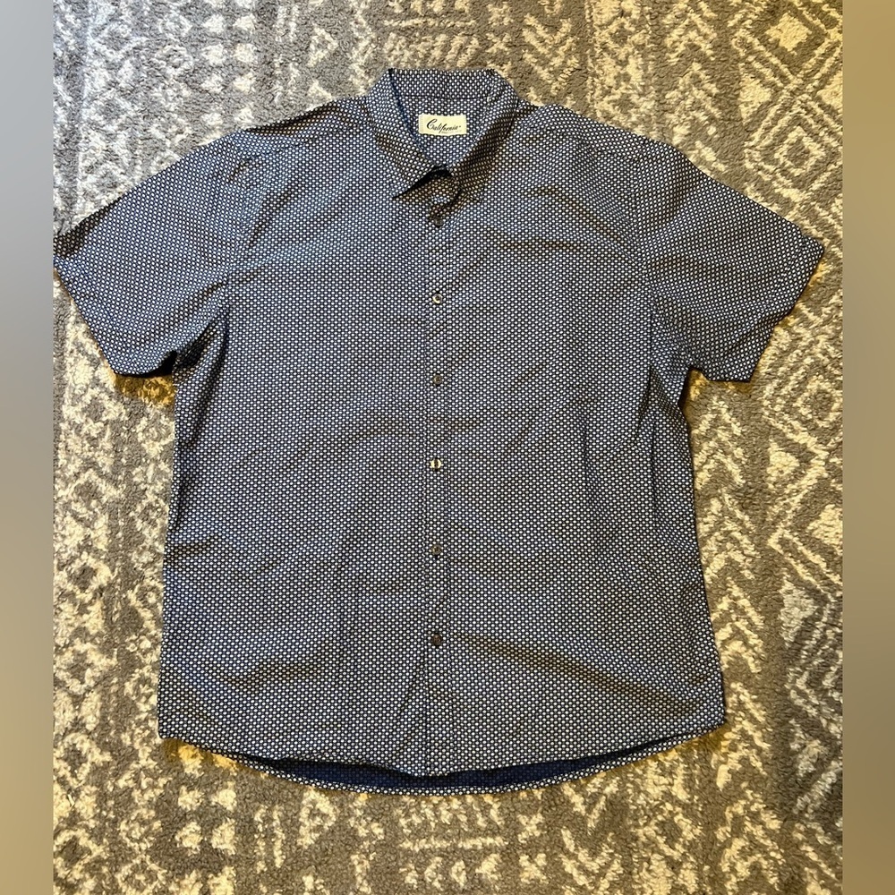 California size XL Men's Blue Geometric Button Down Shirt (K112)